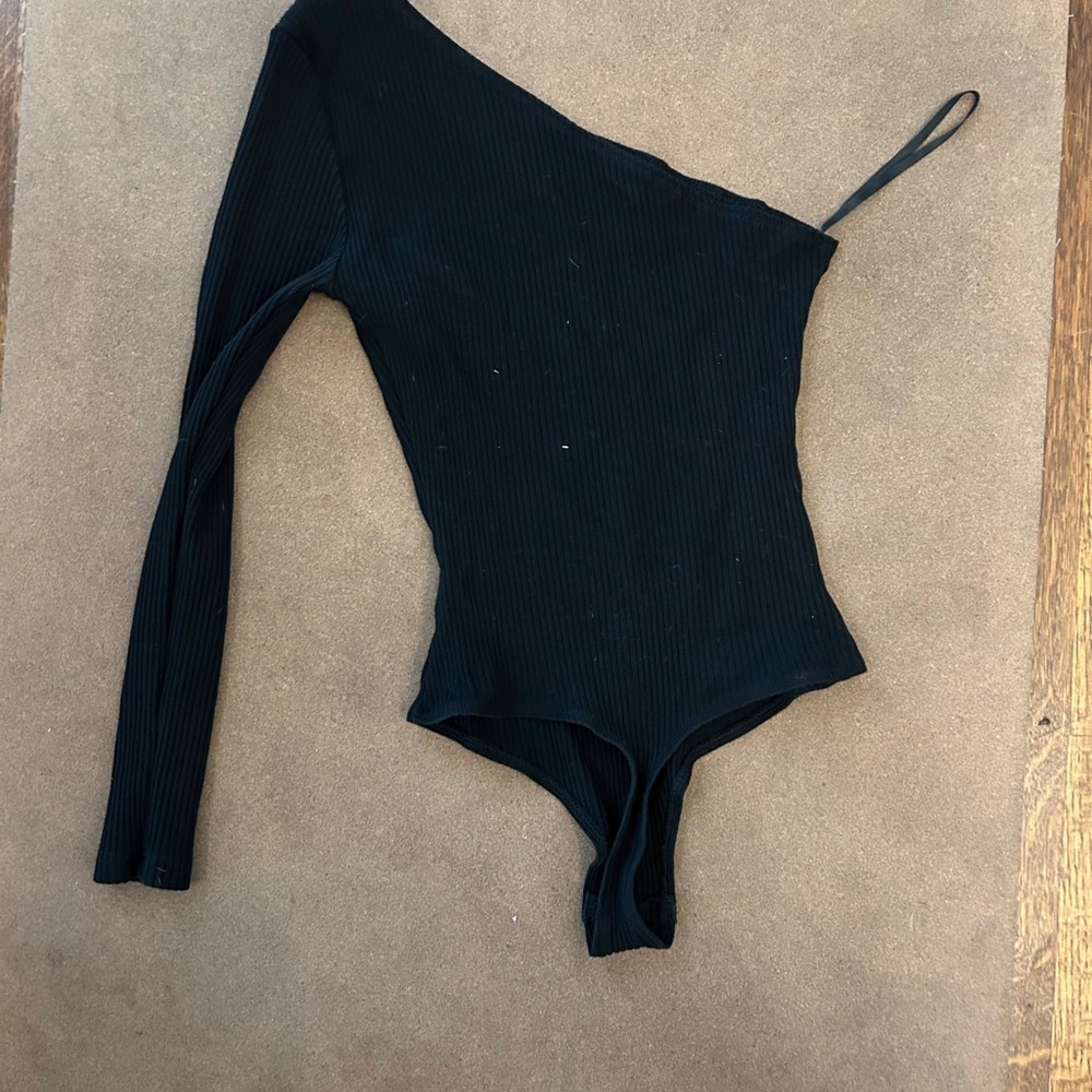 Black One-Shoulder woman’s bodysuit